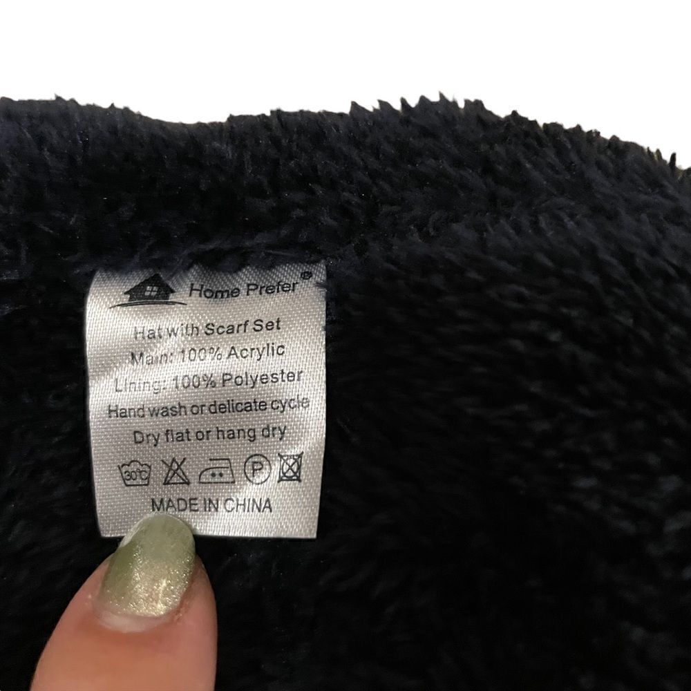 Home Prefer ~ Navy/Multi Color Pompom Beanie - Picture 3 of 3
